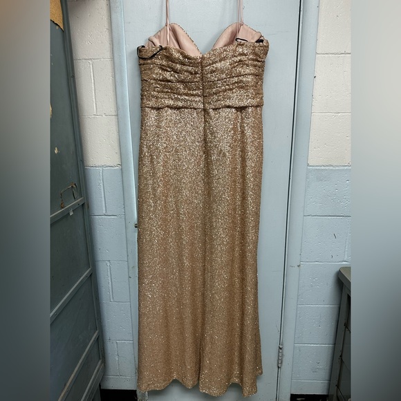 Bridesmaid/ Prom dress - Picture 2 of 3